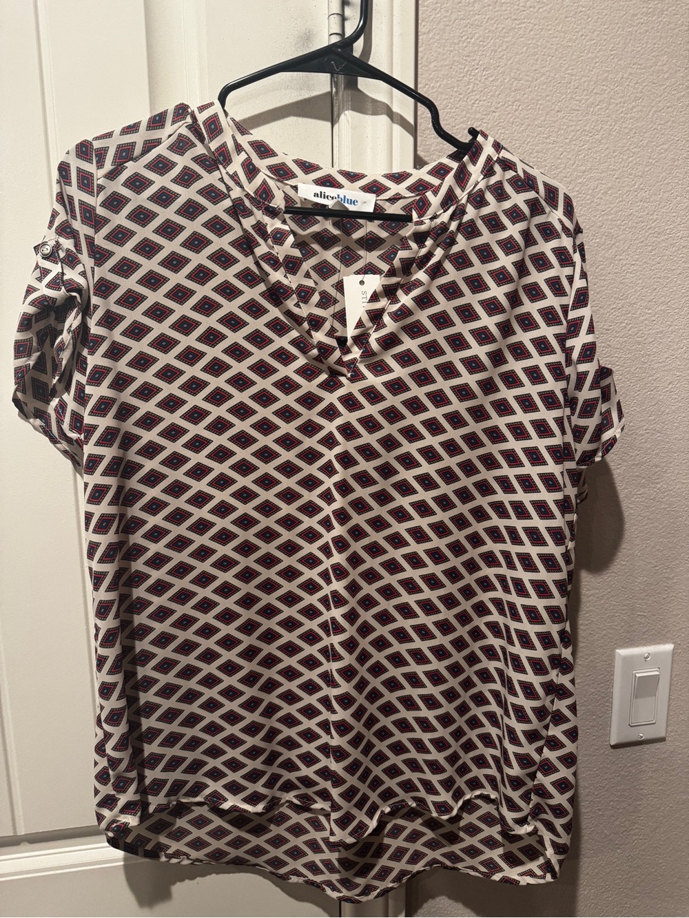Alice Blue Cream Geometric V-Neck Short Sleeve Blouse